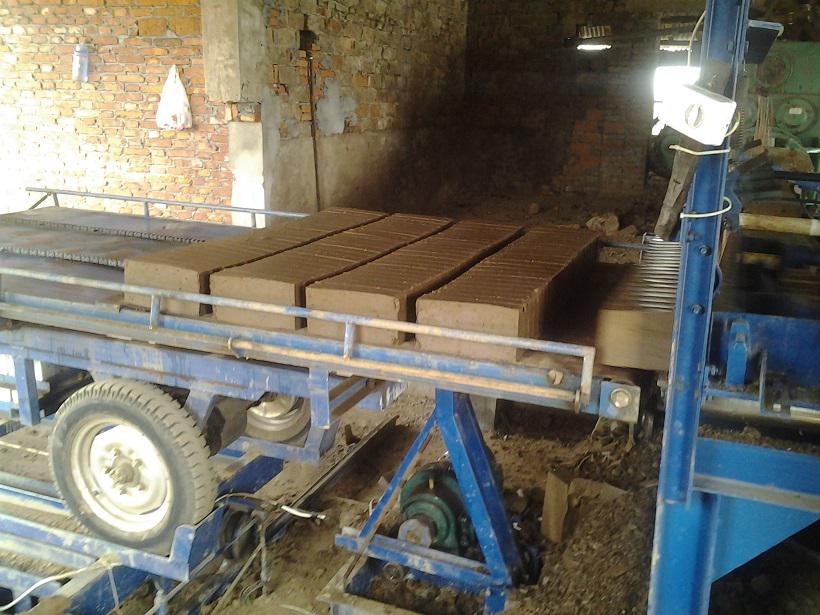 自動水坯車裝車機(jī)使用現(xiàn)場